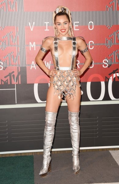 Fug Madness 2016, Final Four: Miley vs. J.Lo