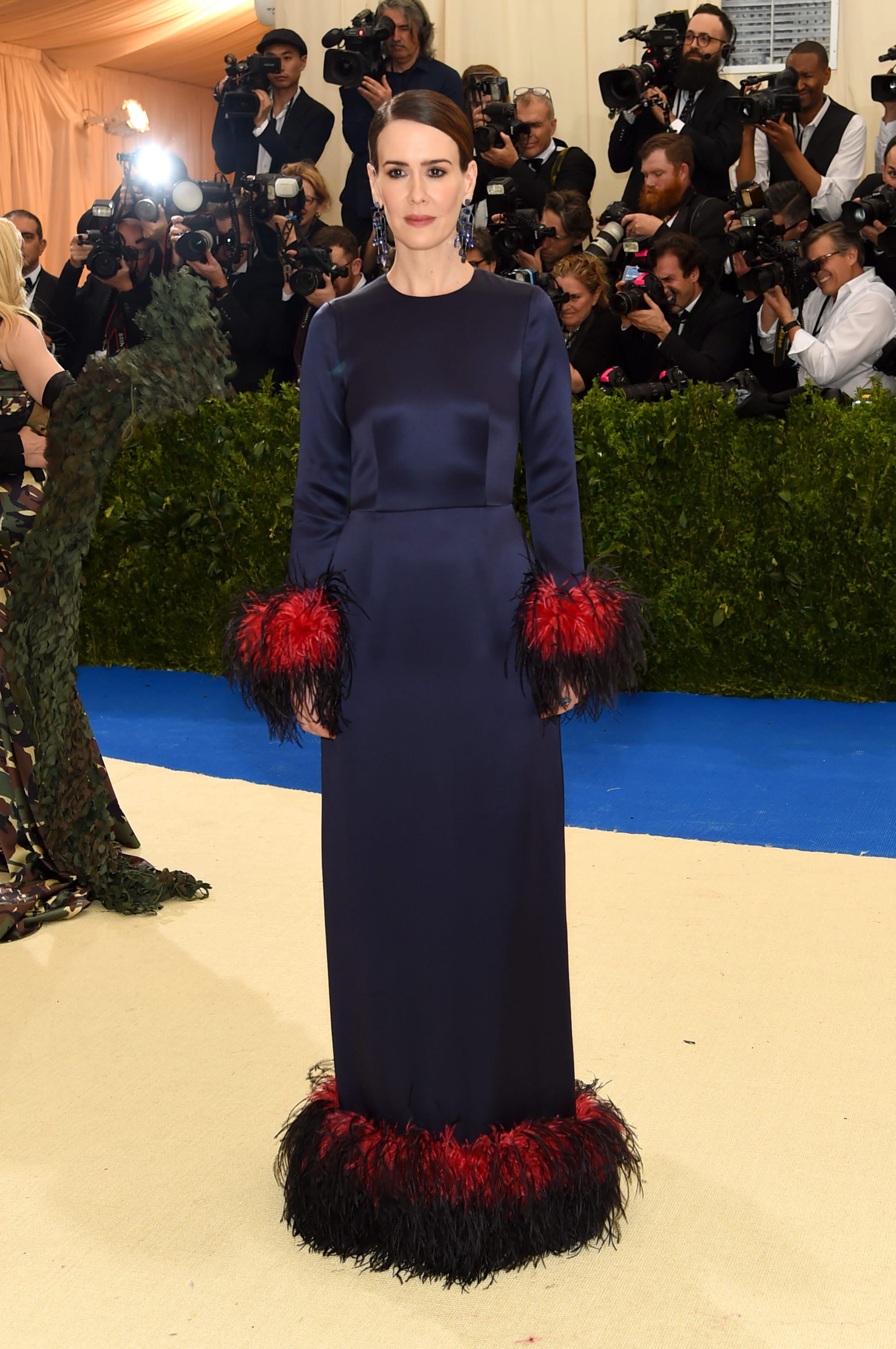 It Pains Me To Dislike Sarah Paulson's Dress, But: I Don't Like Sarah Paulson's Dress