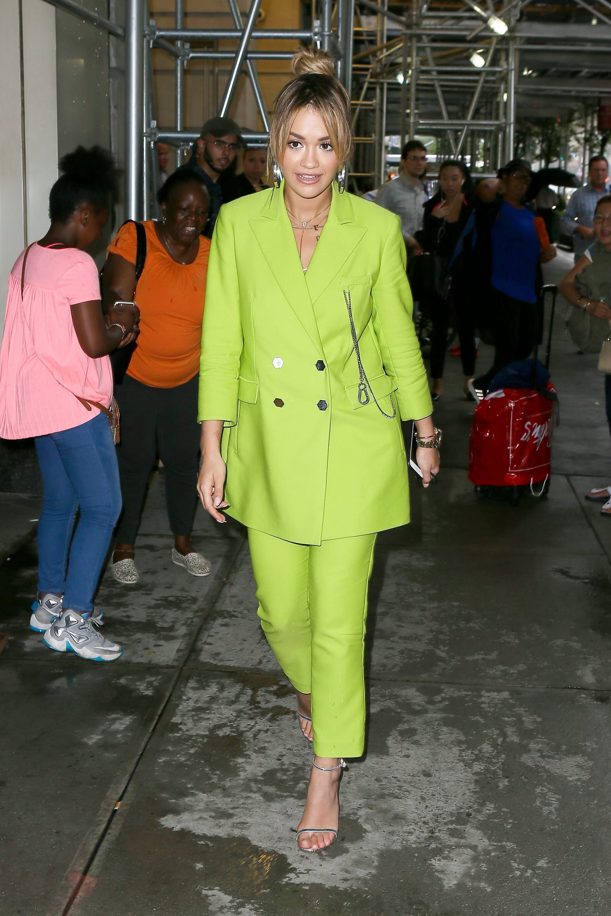 Rita Ora Makes Me Crave An Apple