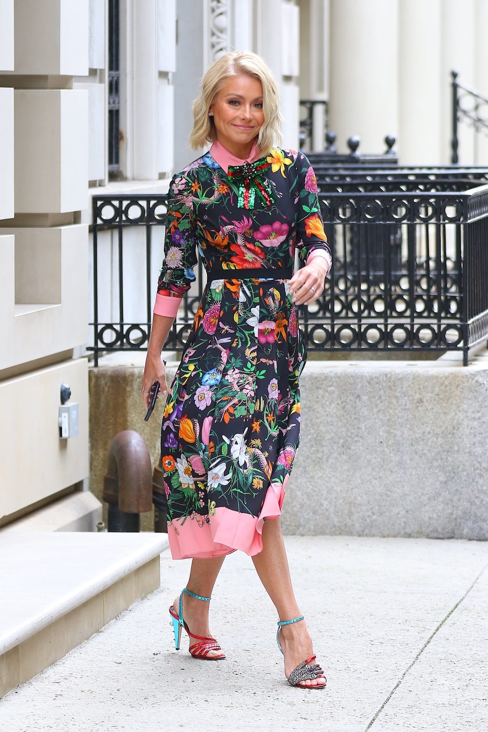 Kelly Ripa Looks Very Cute In This Crazy Gucci