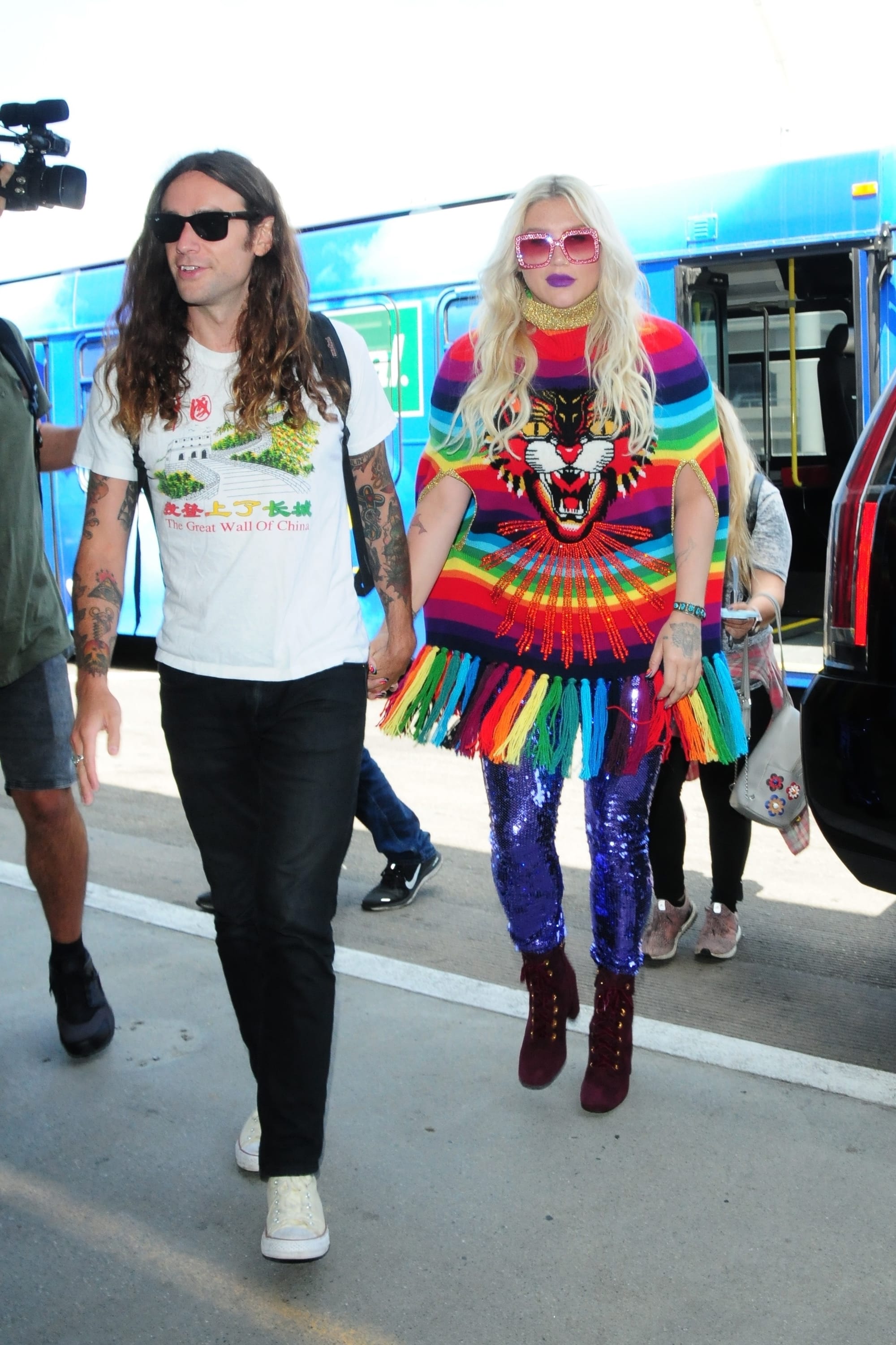 Kesha Actually Wears That Bonkers Gucci Poncho