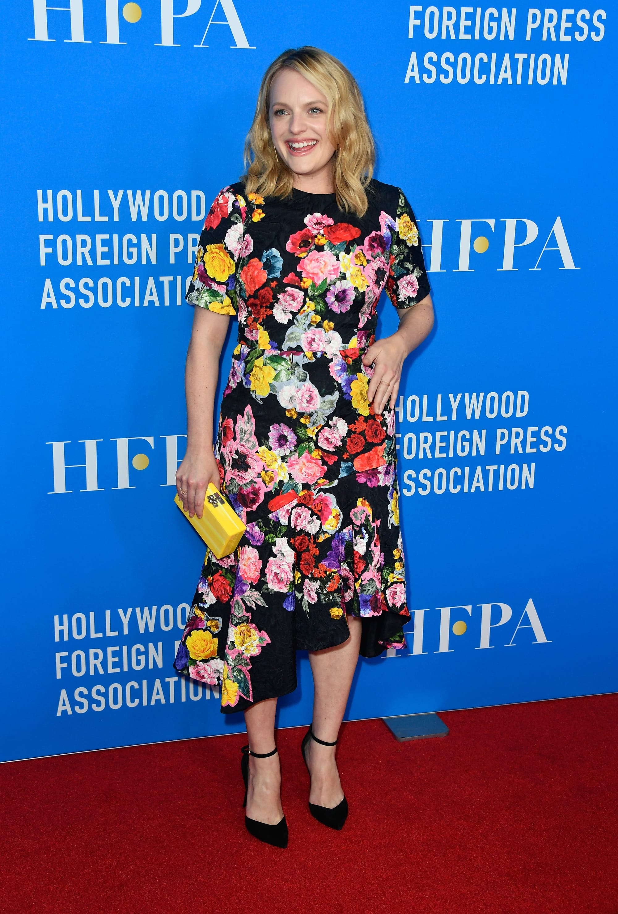 Elisabeth Moss Rocks ANOTHER Great Pattern