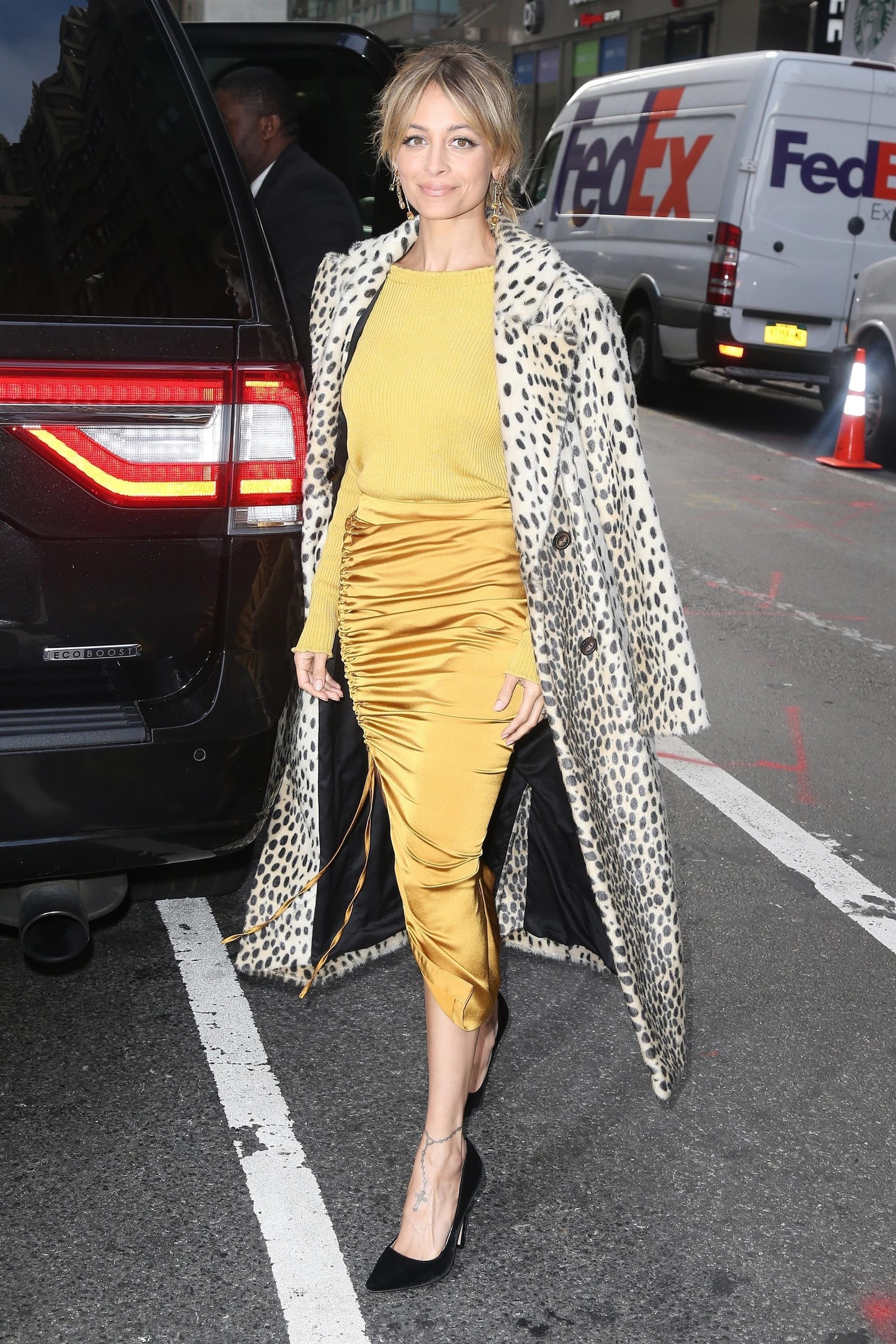 Nicole Richie Looks Like the 80s Nighttime Soap Diva of My Dreams