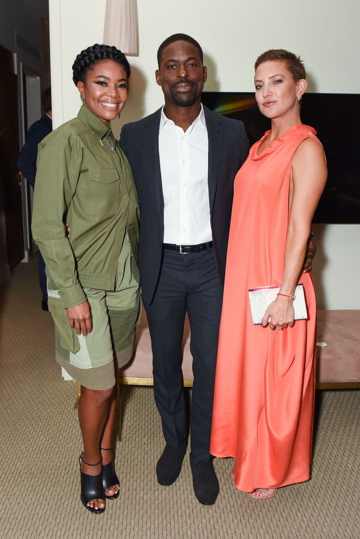 Kate Hudson Continues To Date Her Haircut