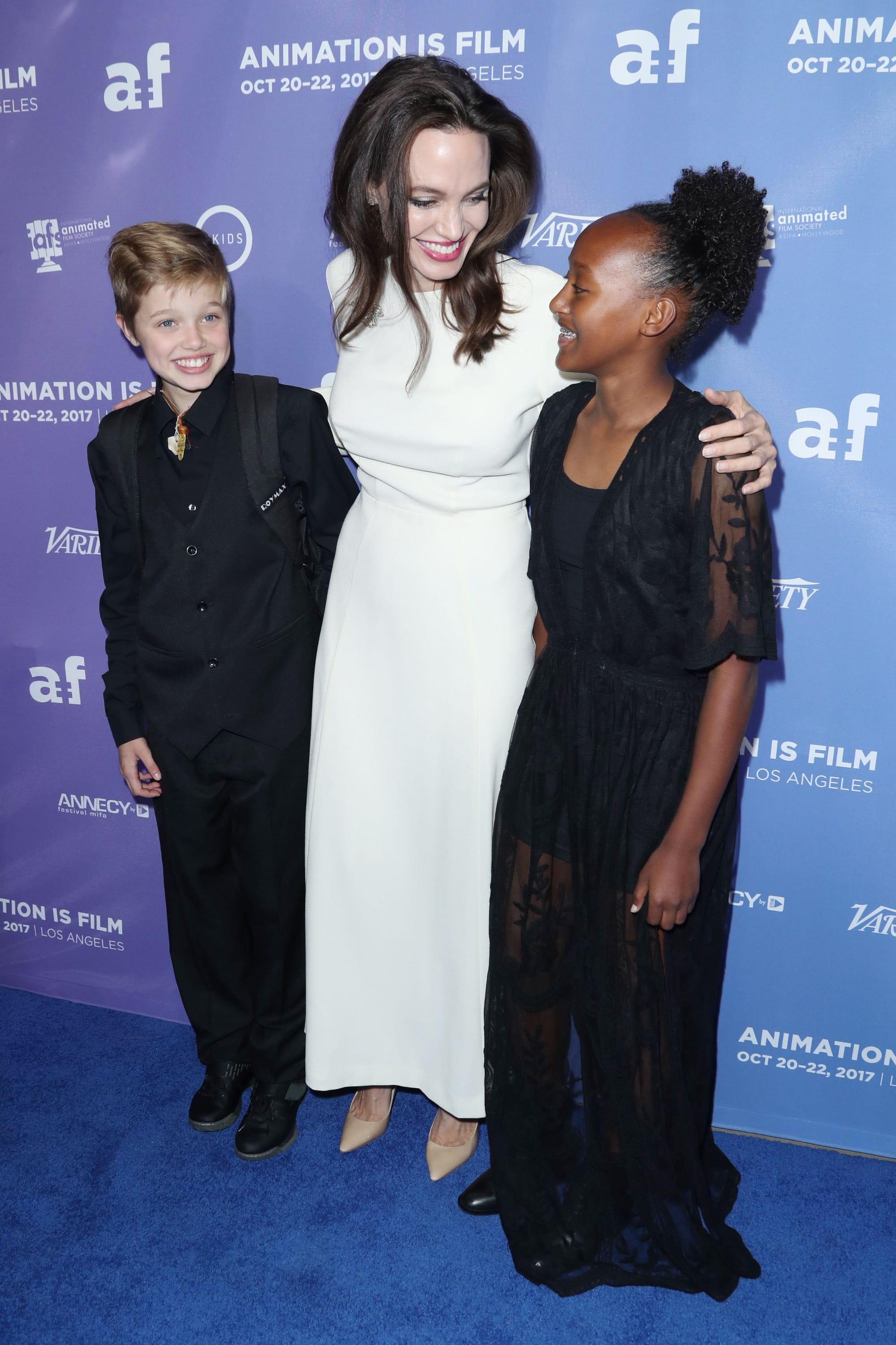 Angelina Jolie Got a Haircut, Looks Generally Swell