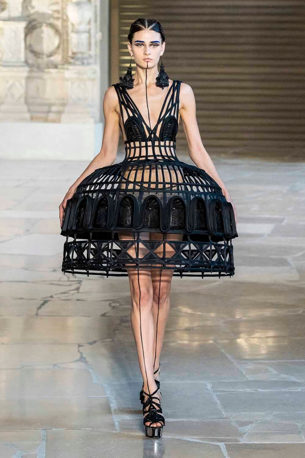 Guo Pei's Couture Show Was Very Structural
