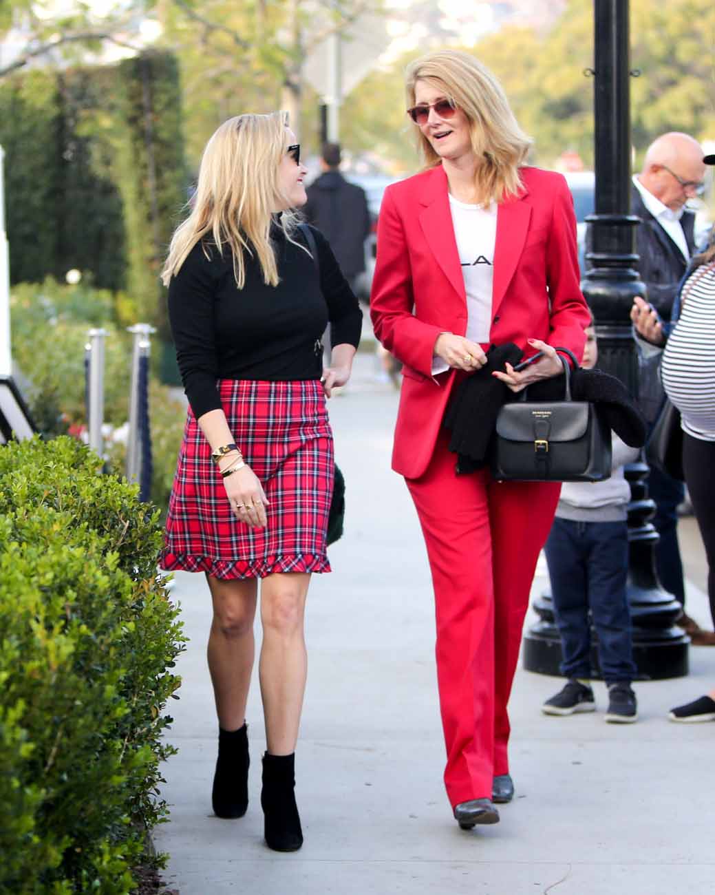 Reese & Laura Do Us a Solid
