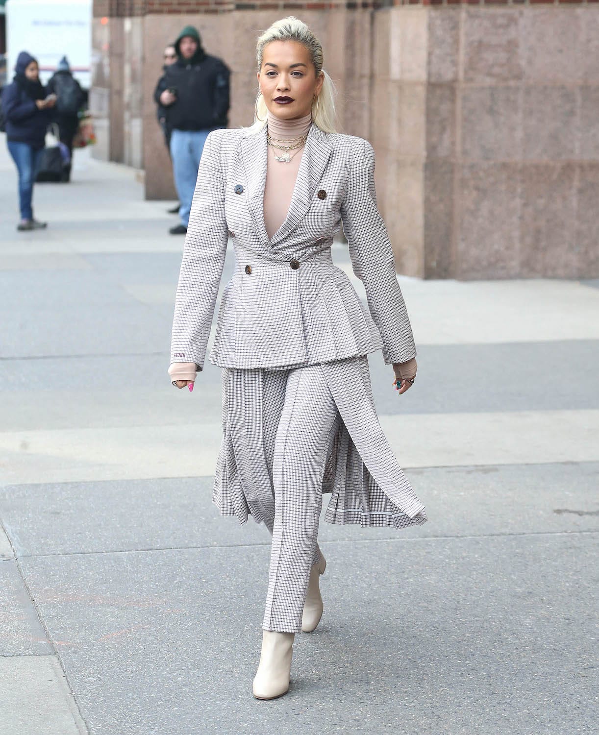 This is a Complex Ensemble on Rita Ora...