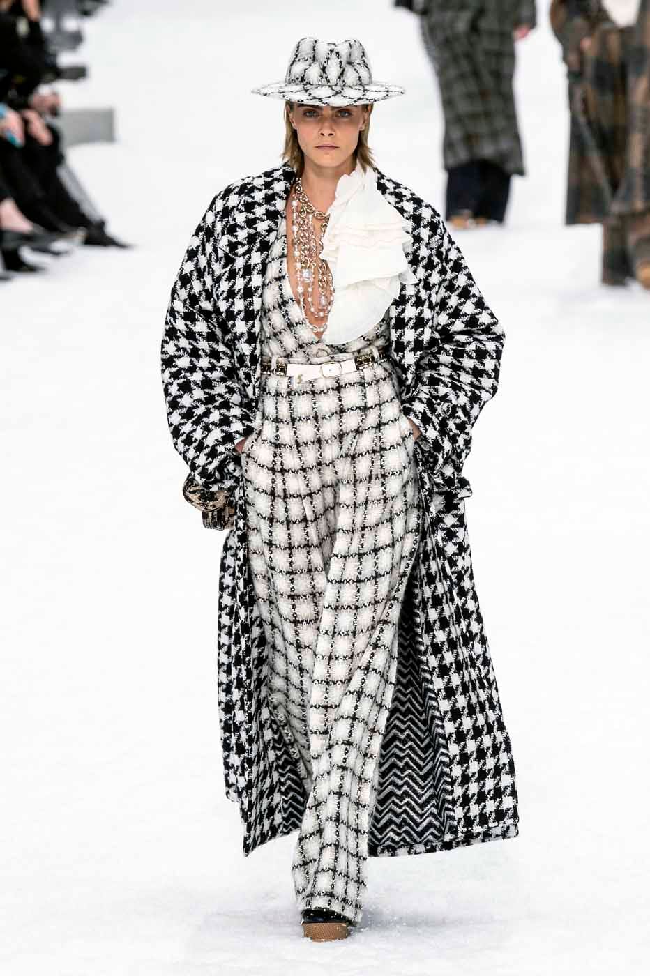 Let's See Kaiser Karl's Final Turn for Chanel