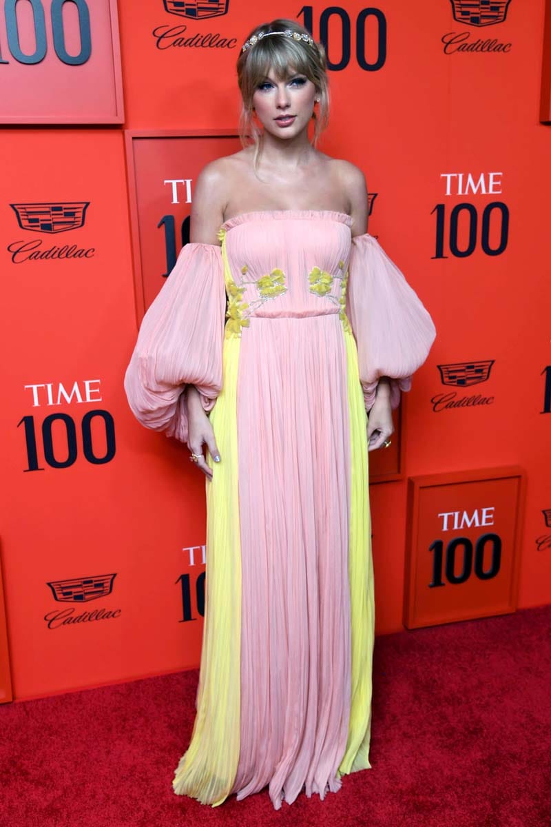 Taylor Swift Looked Very Twee, And Other Women at the Time 100