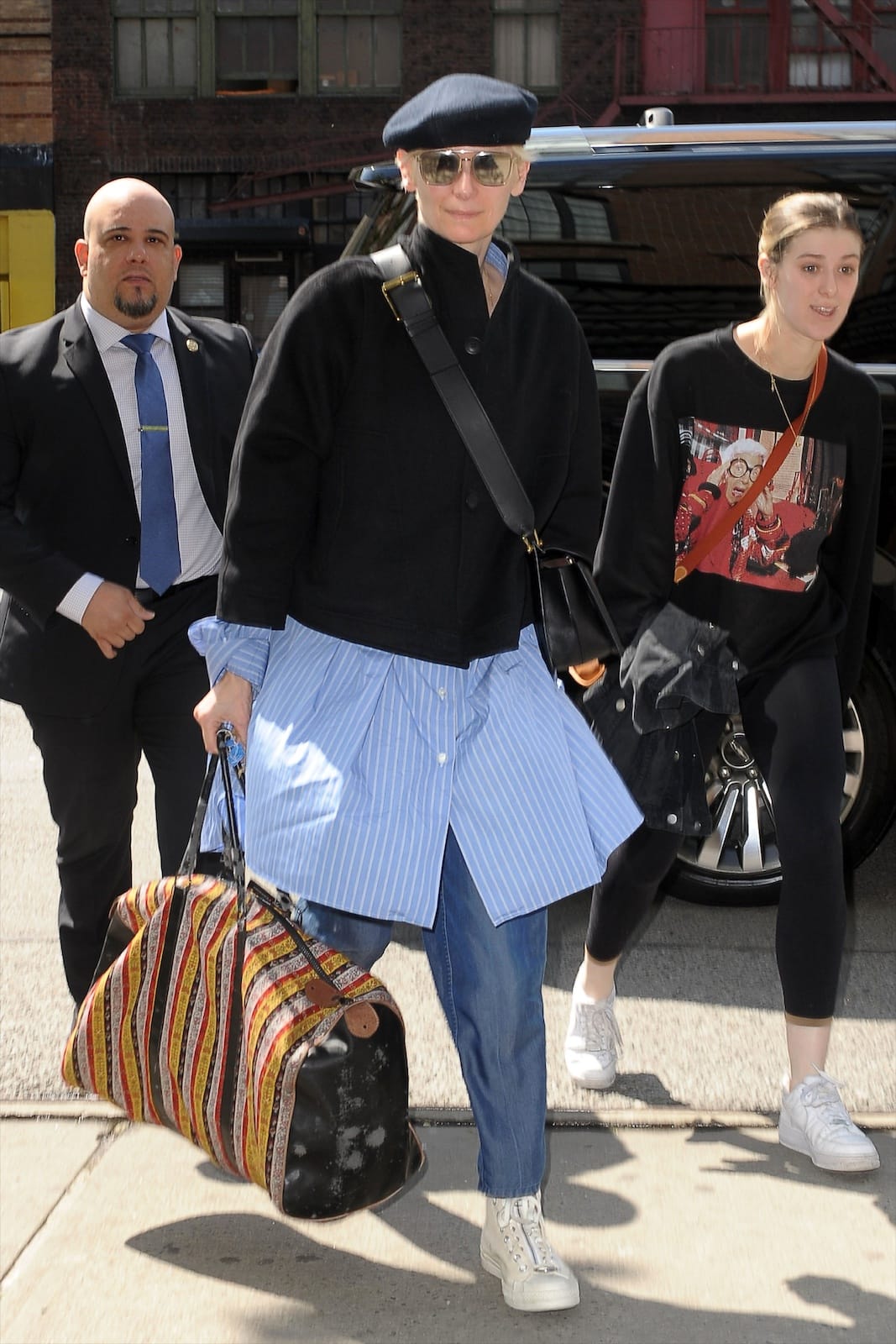 Behold SWINTON on the Sidewalk