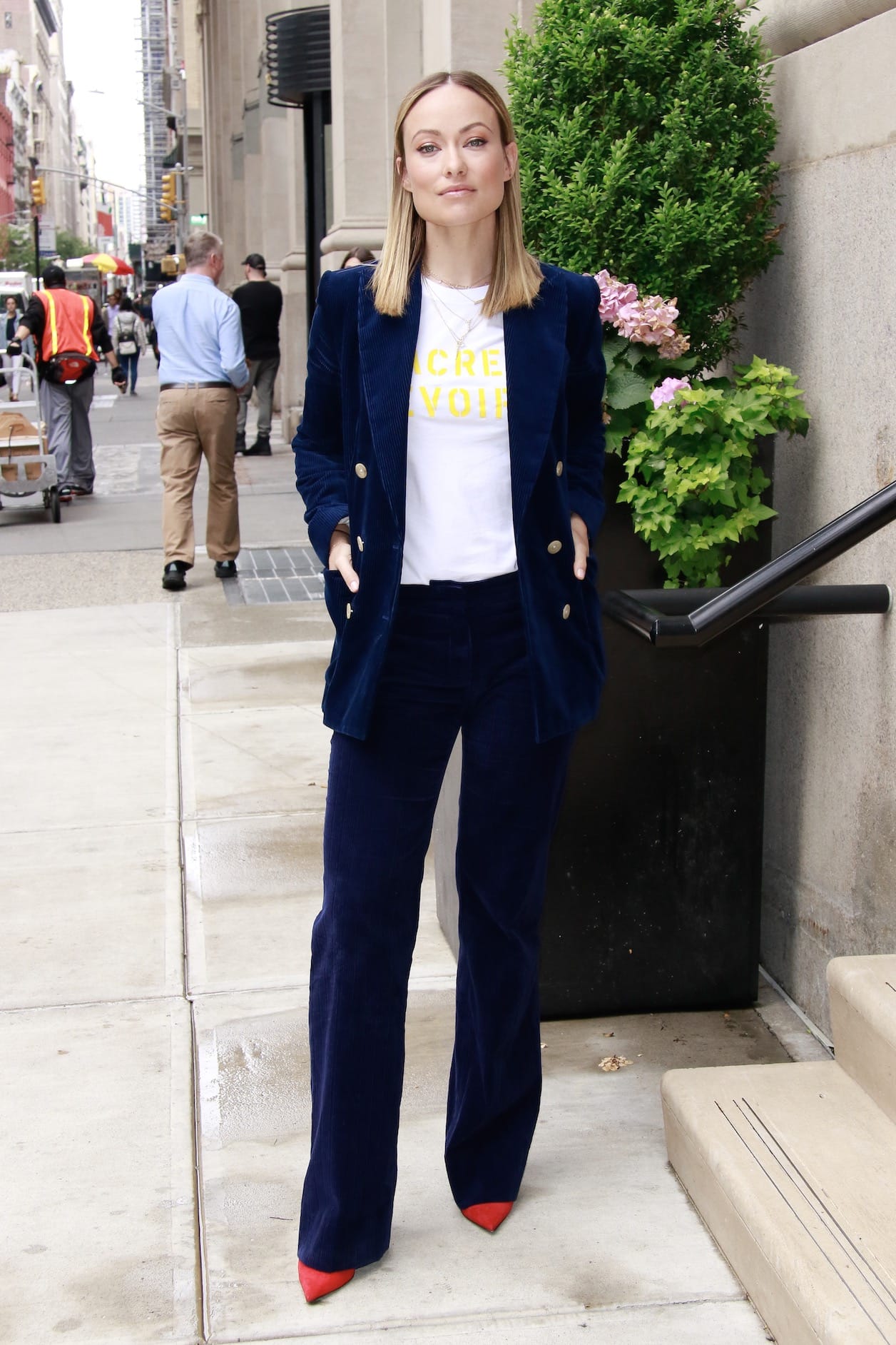 Olivia Wilde Looks So Cool and Competent In This Suit