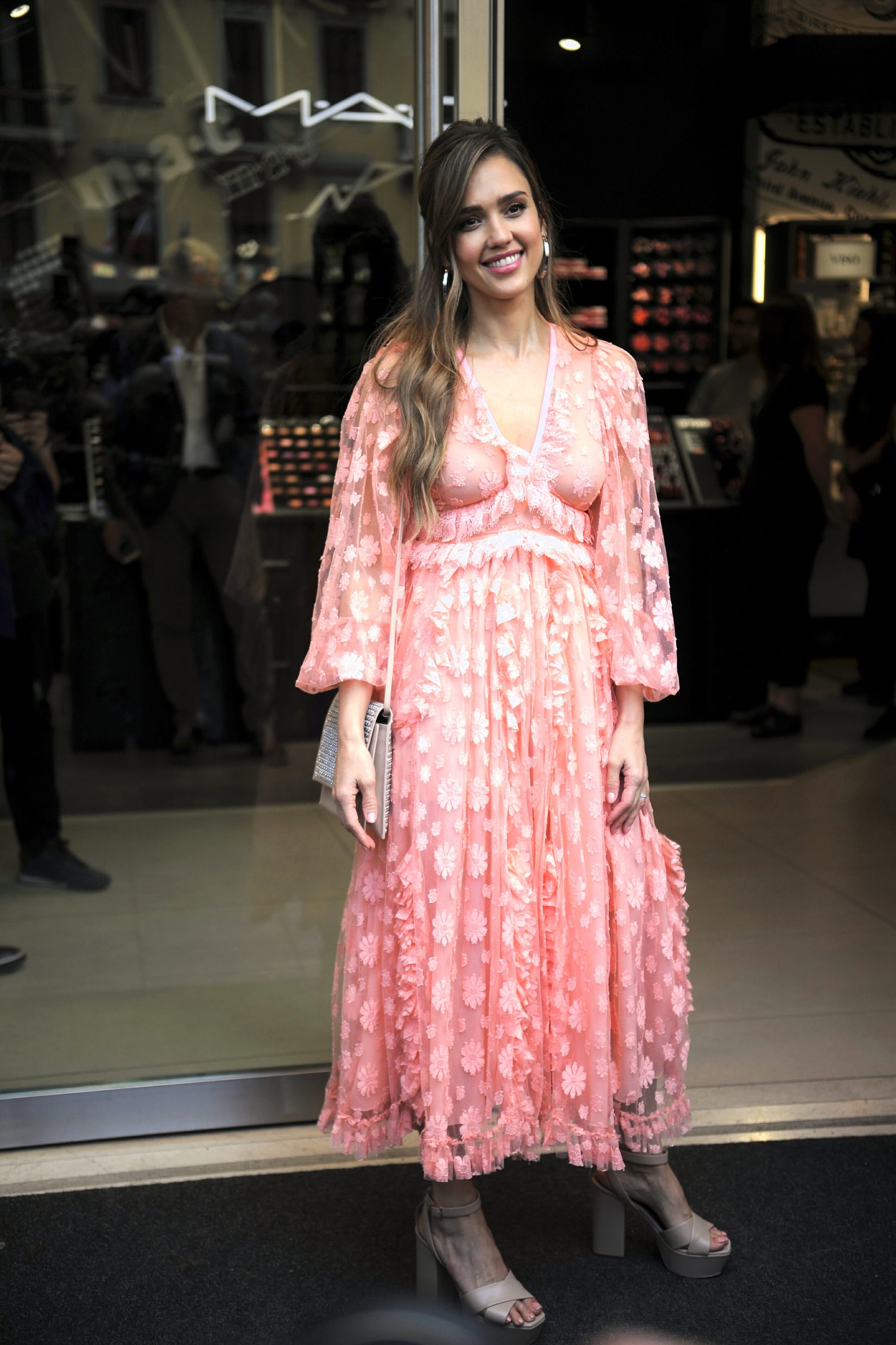 Jessica Alba Is Still in Europe, Looking Summery