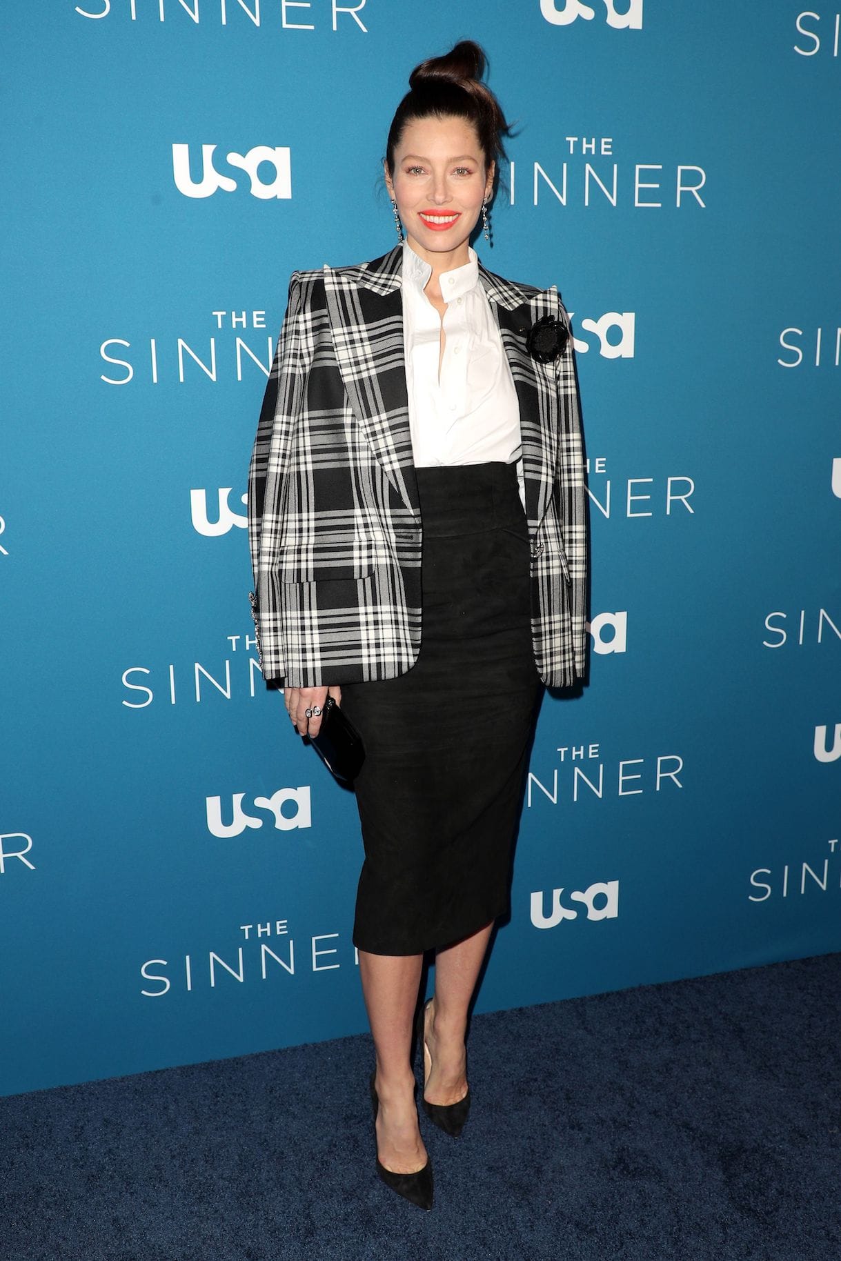 Jessica Biel Looks Like A No Nonsense Lady Reporter From 1947