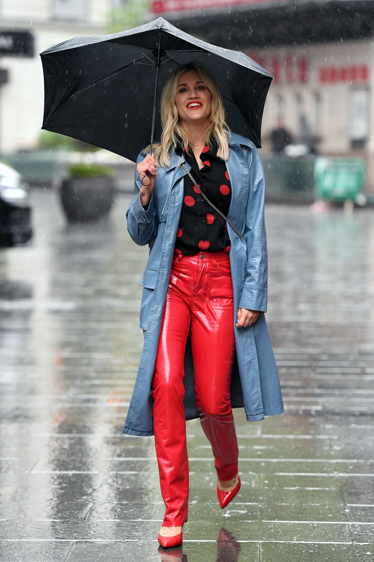 The Amanda Holden/Ashley Roberts Walking Around in Outfits Update