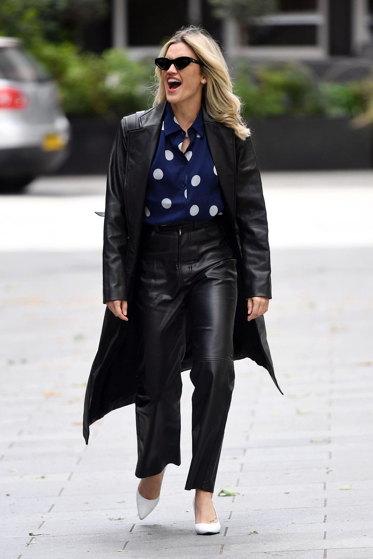 It's Time for the Ashley Roberts/Amanda Holden Walking Around-Up