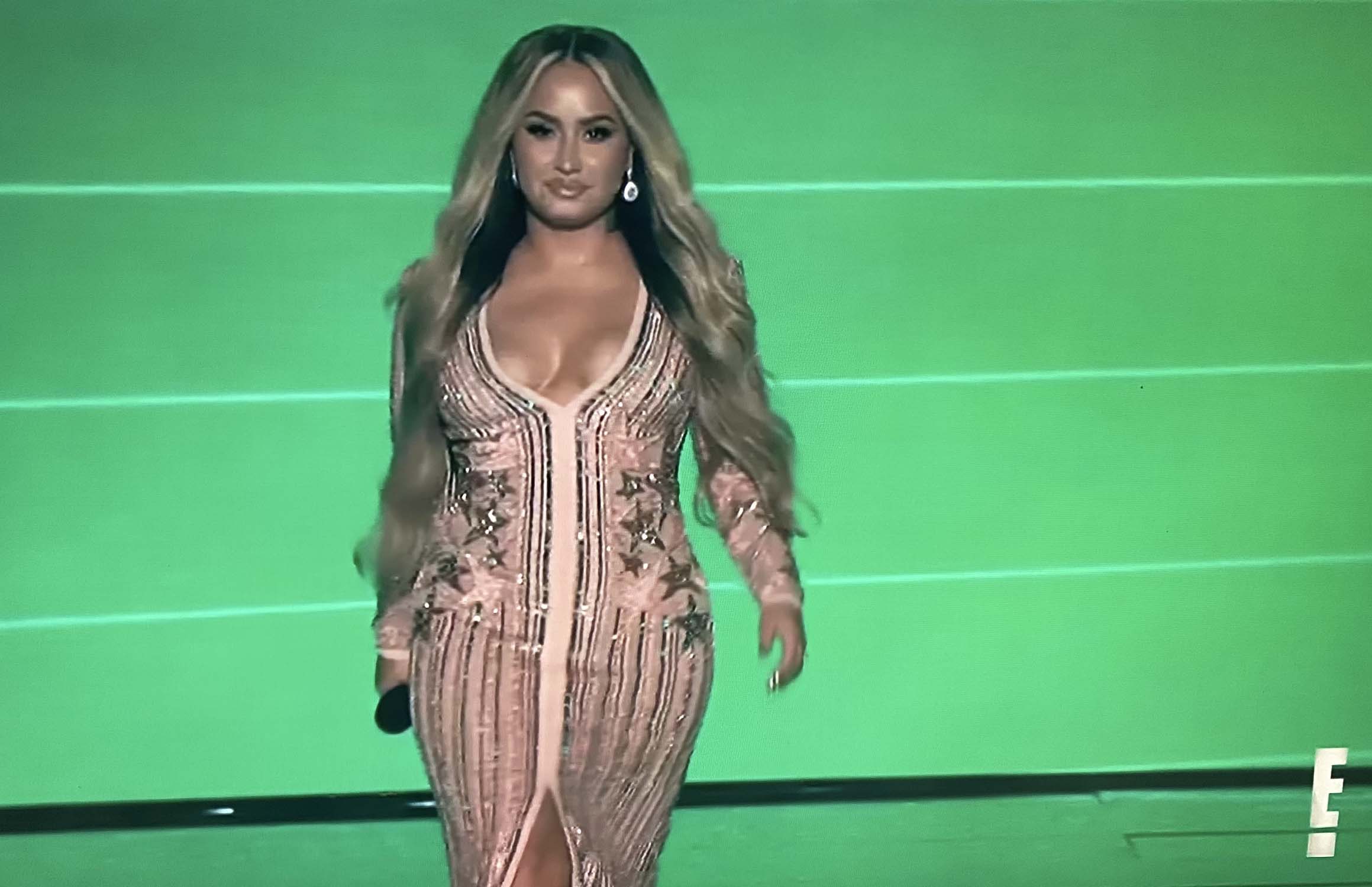 Demi Lovato Went Blonde for the People's Choice Telecast