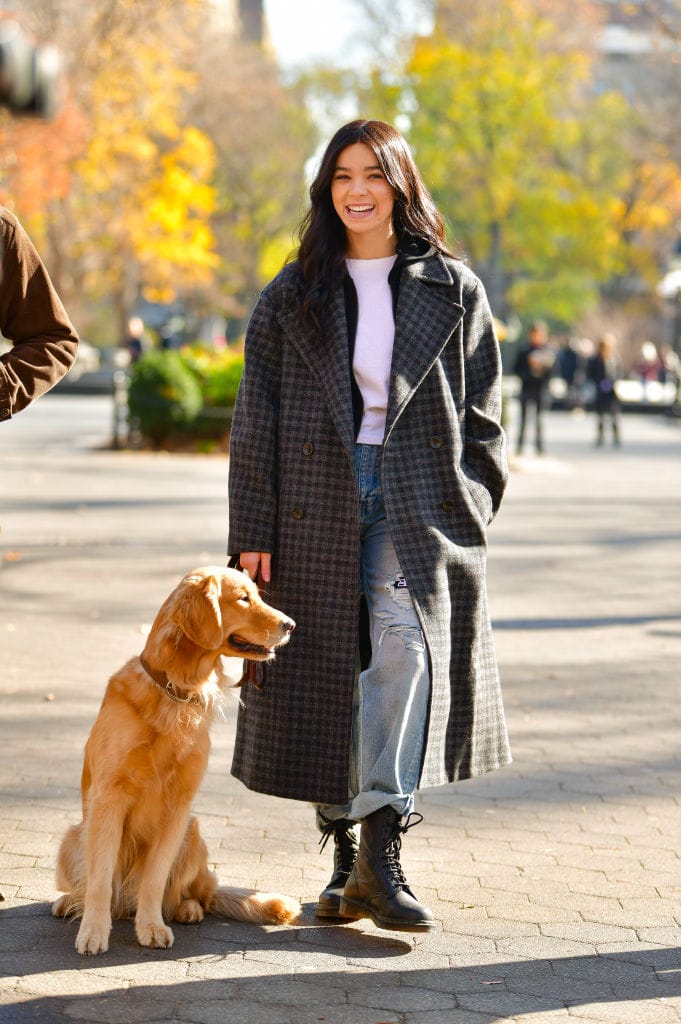 Do You Want to See Hailee Steinfeld in a Great Coat With a Beautiful Dog?