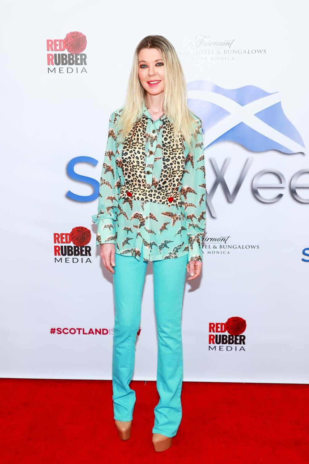 Tara Reid Has Given Us A Blouse To Parse