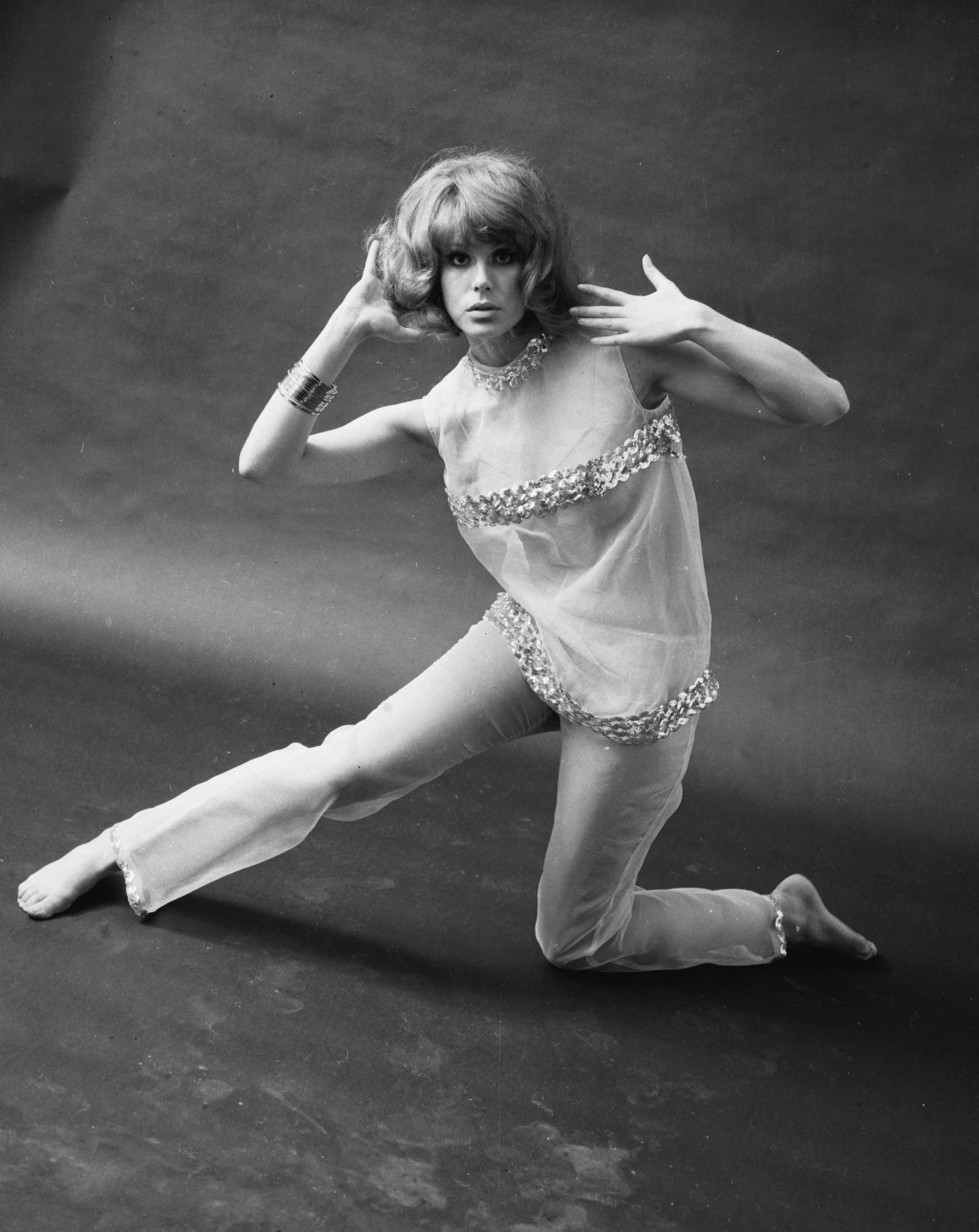 Please Enjoy This Goofy Photo From Joanna Lumley's Modelling Days