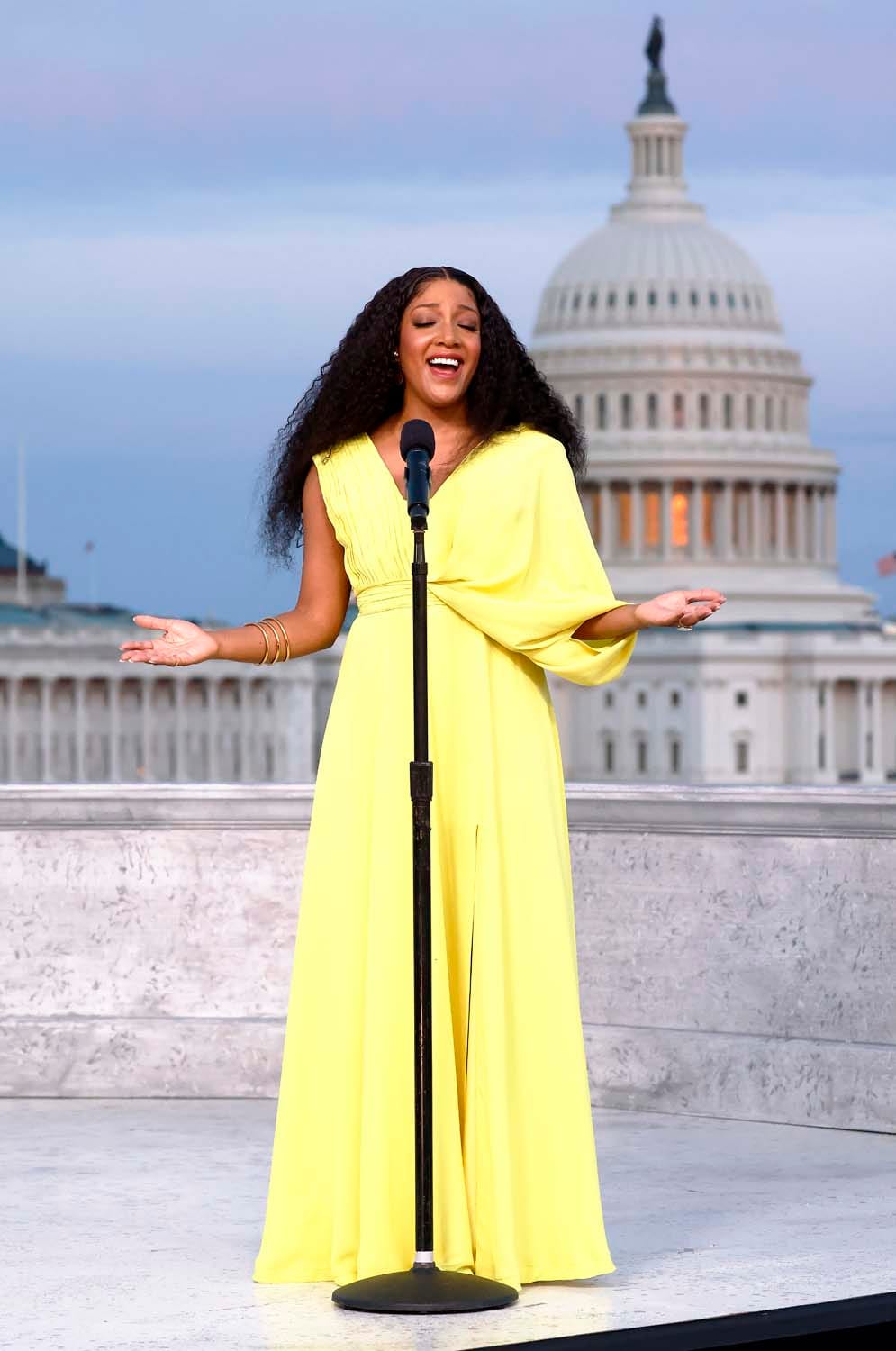 Mickey Guyton Got Herself a Piano Picture