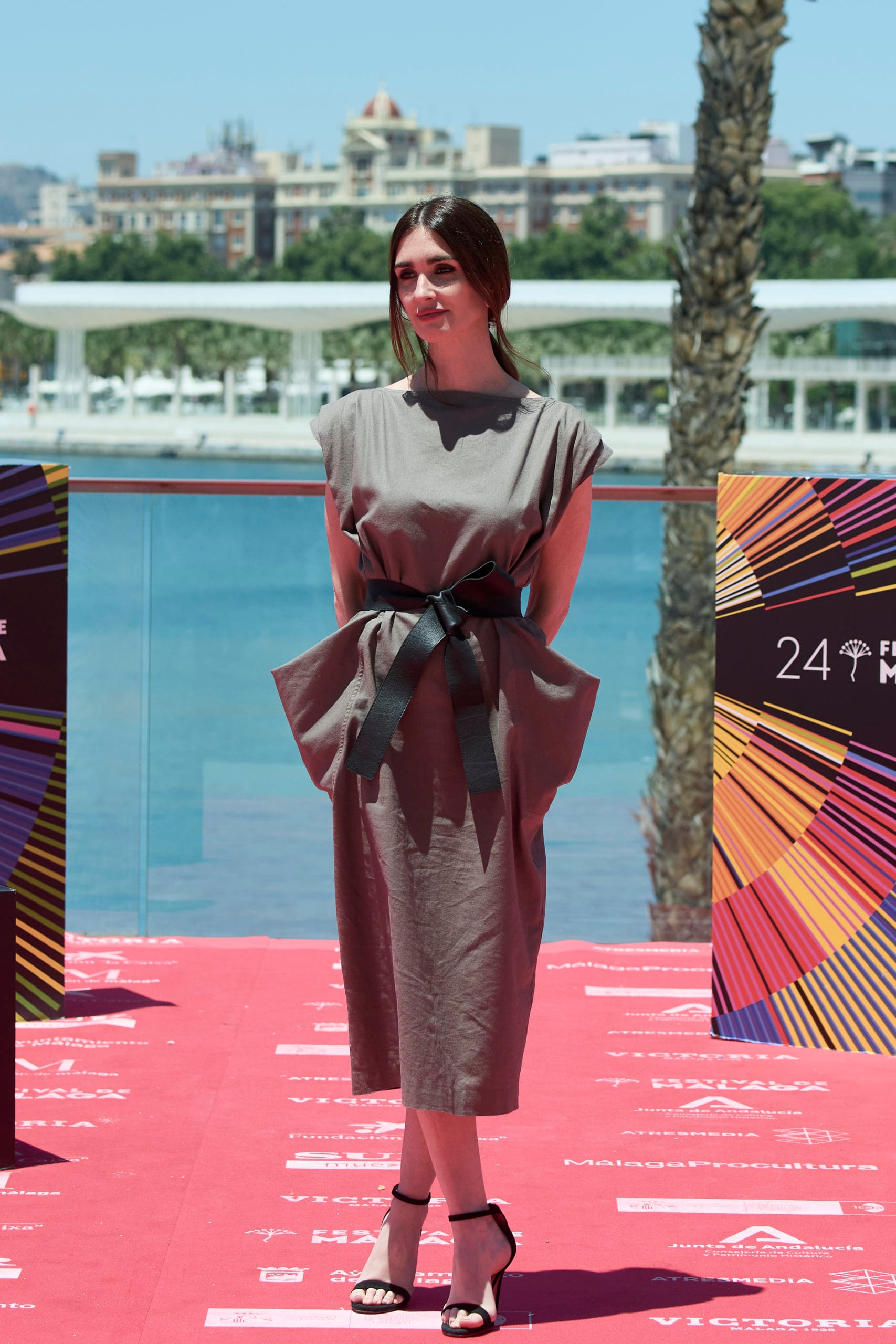 Paz Vega's Dress Has Built-in Wine Bottle Holsters....