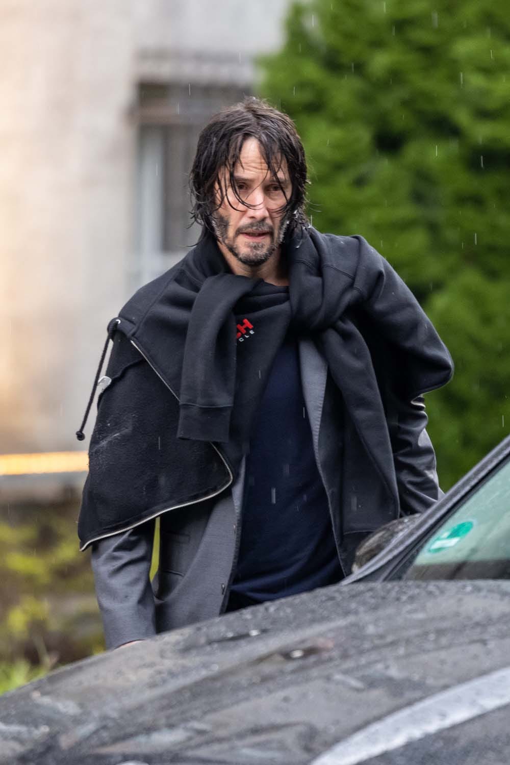 Your Afternoon Keanu: Damp Keanu