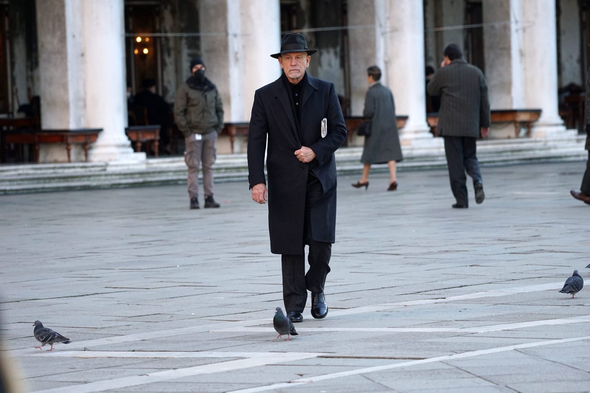 Your Afternoon Man/Chat: Here's John Malkovich in a Hat