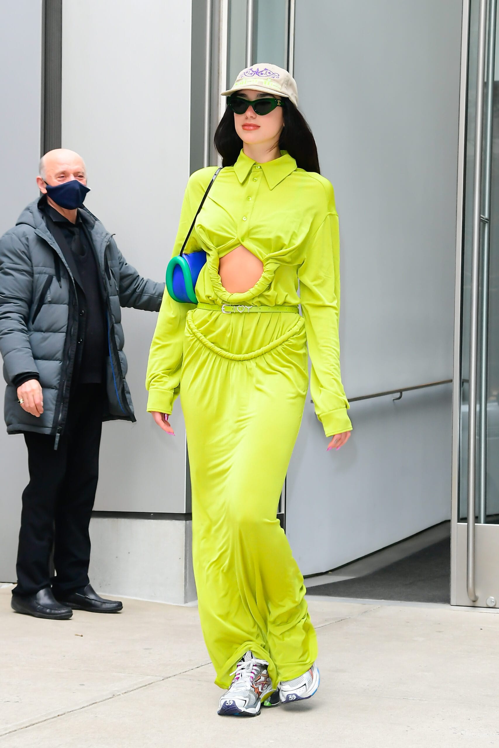 Is Dua Lipa's Midsection Grinning at Us?