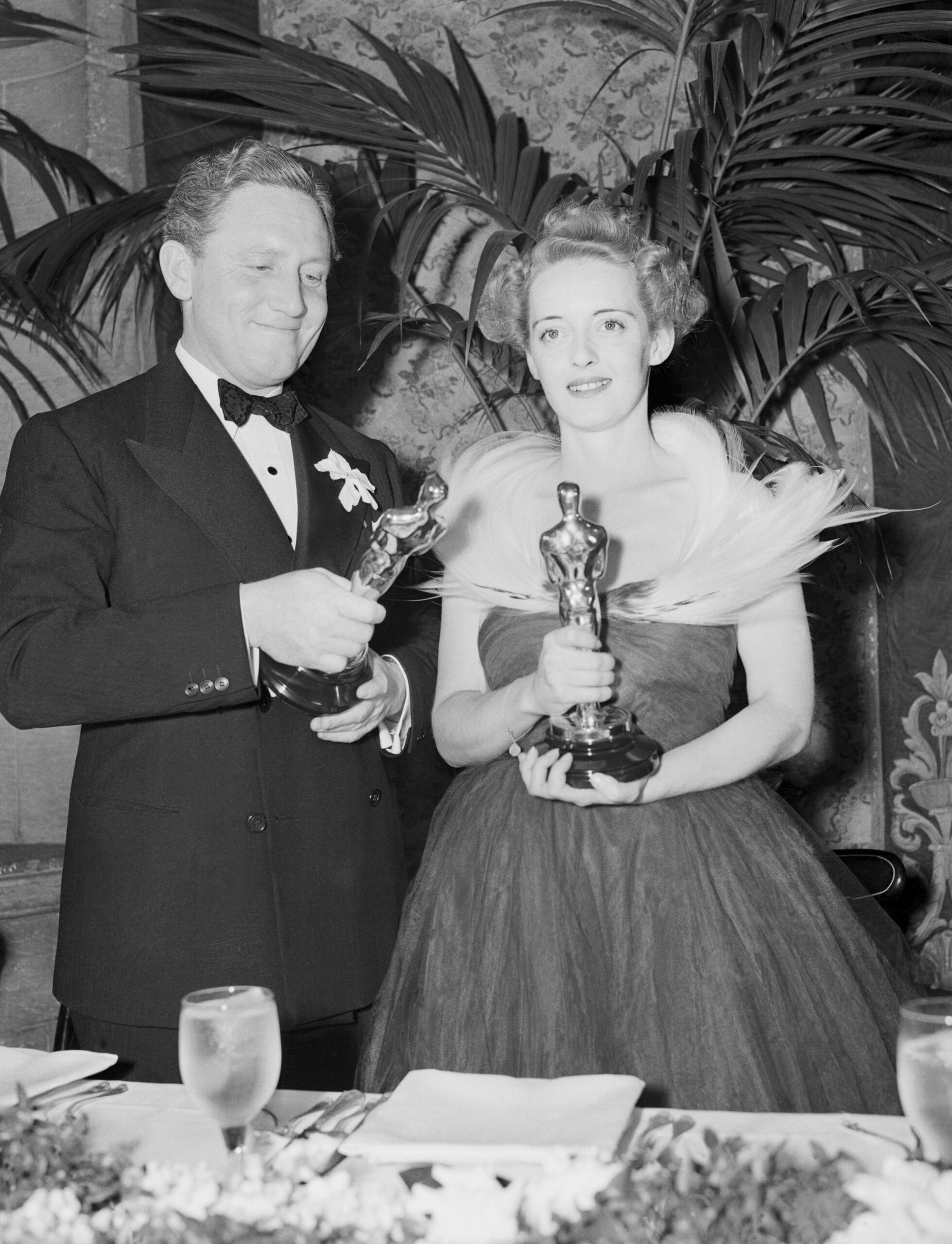 On This Day in 1939, Bette Davis Wore Aggressive Feathers to the Academy Awards