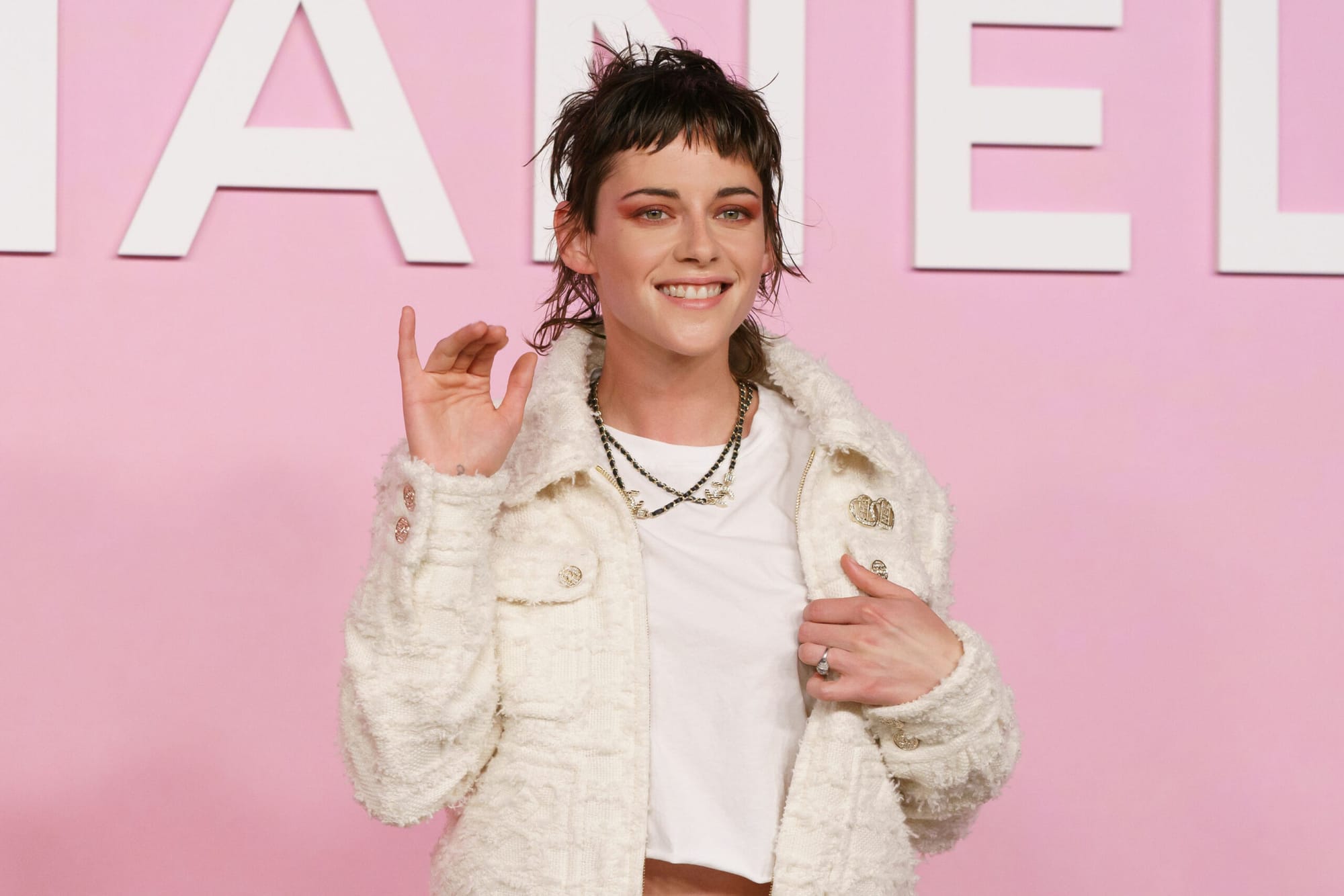 Kristen Stewart Is Still Allowing Chanel to Dress Her