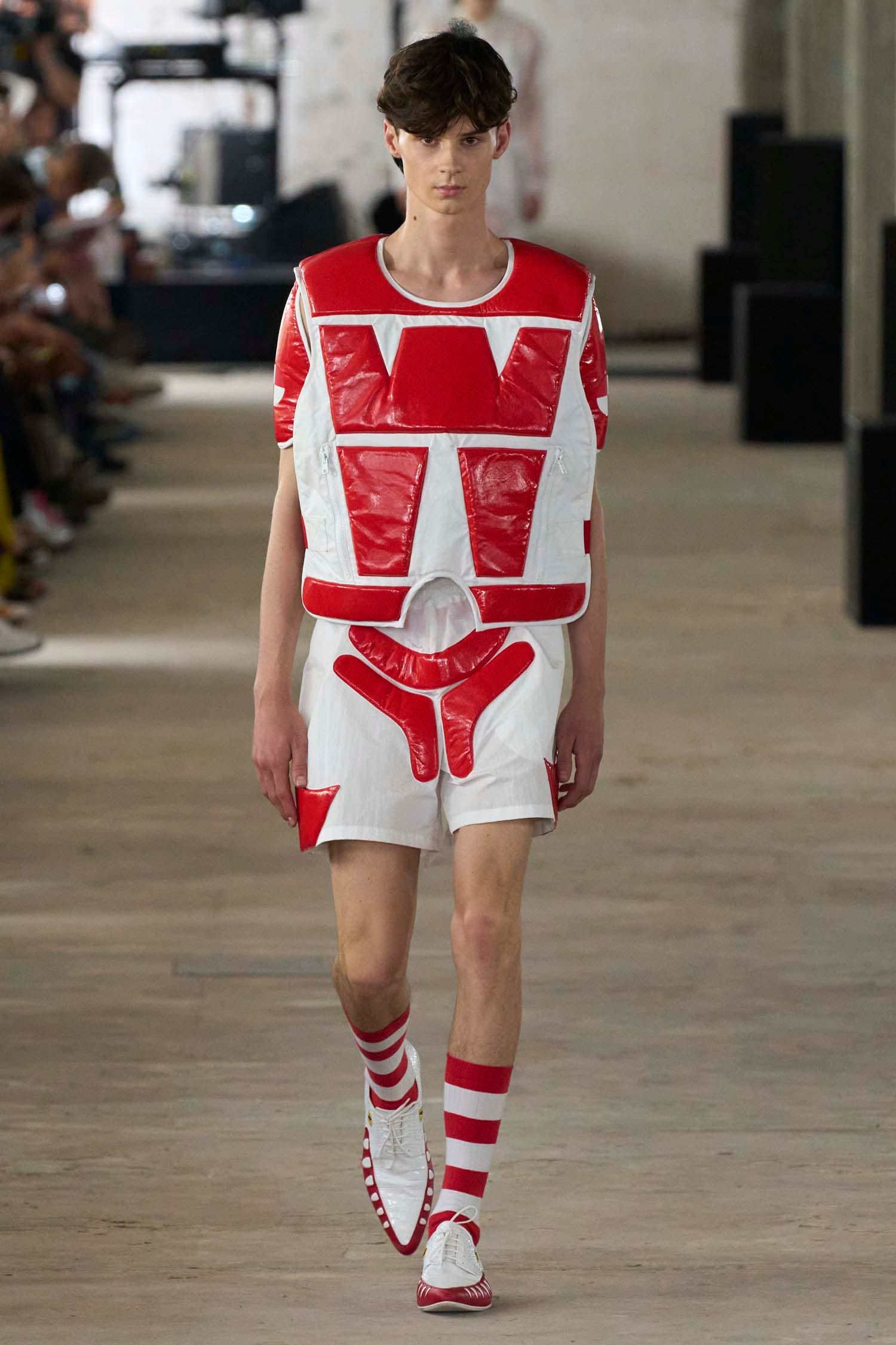 Please, Once Again, Enjoy (?) This Extremely Weird Fashion