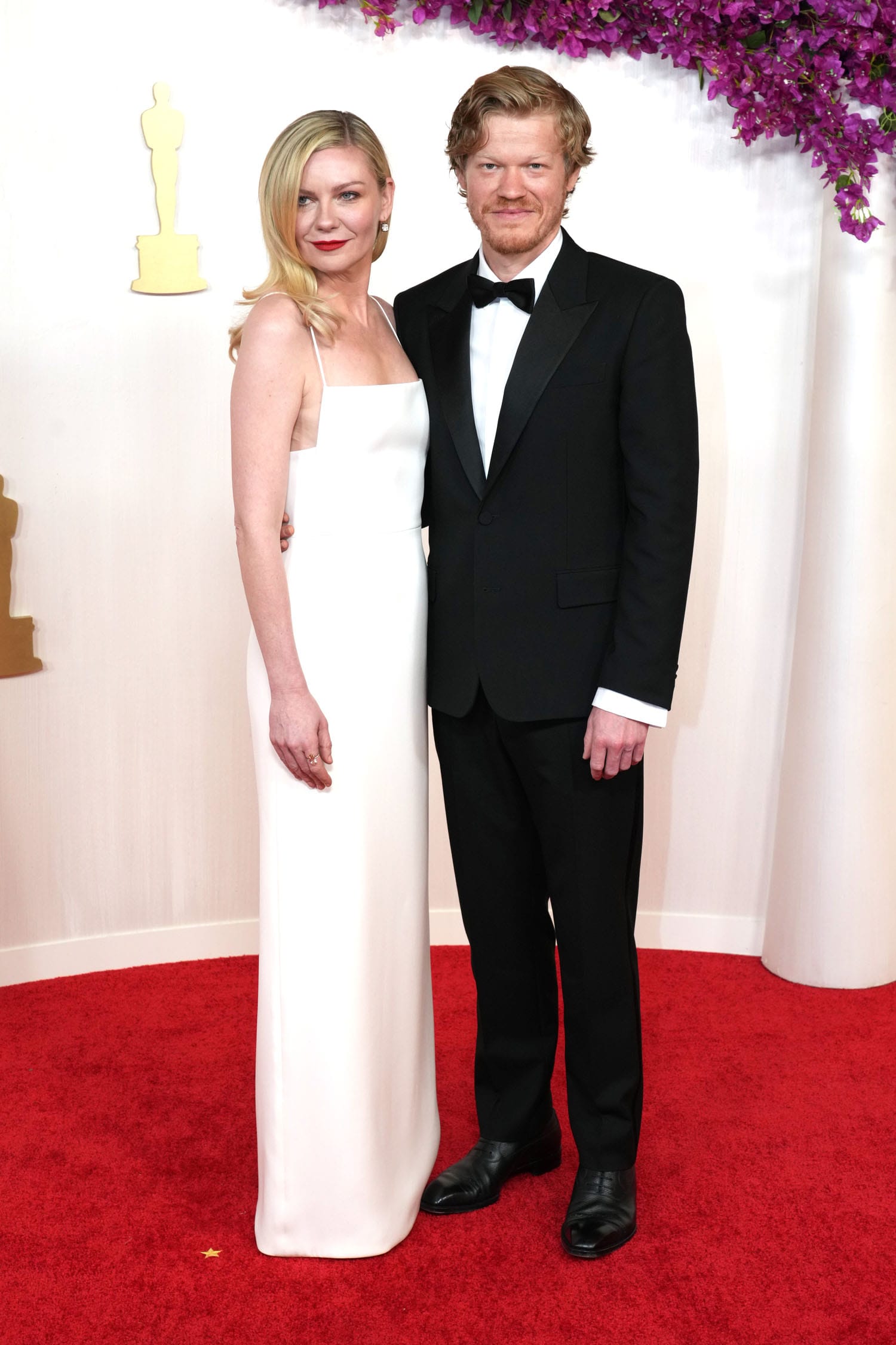 Kirsten Dunst Smashed It In White at the Oscars