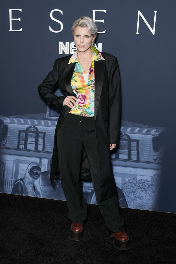 Julia Fox's New Vibe Is Like Formal Dirtbag Trader Joe's Employee, But Sort of in a Sexy Way?