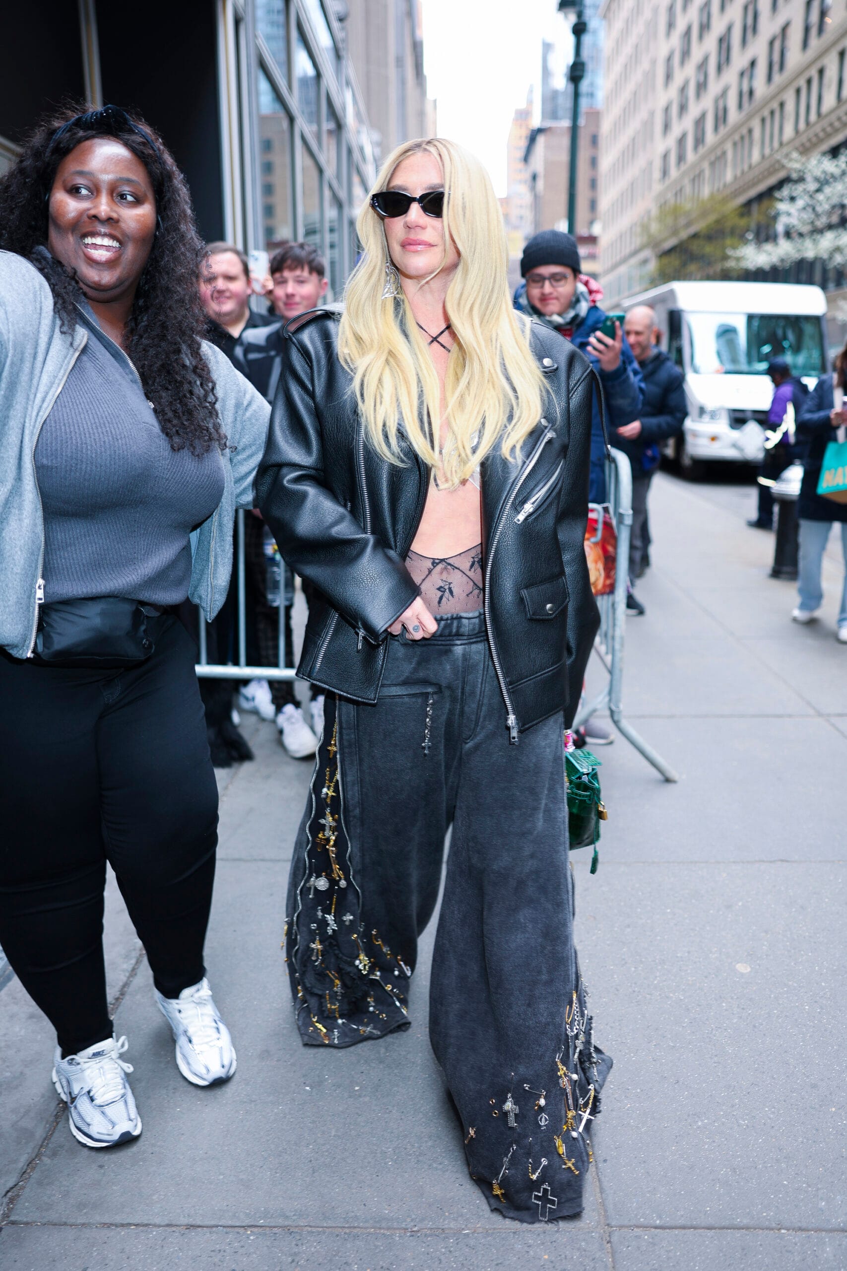 Kesha Steers Into a Sartorial Ditch