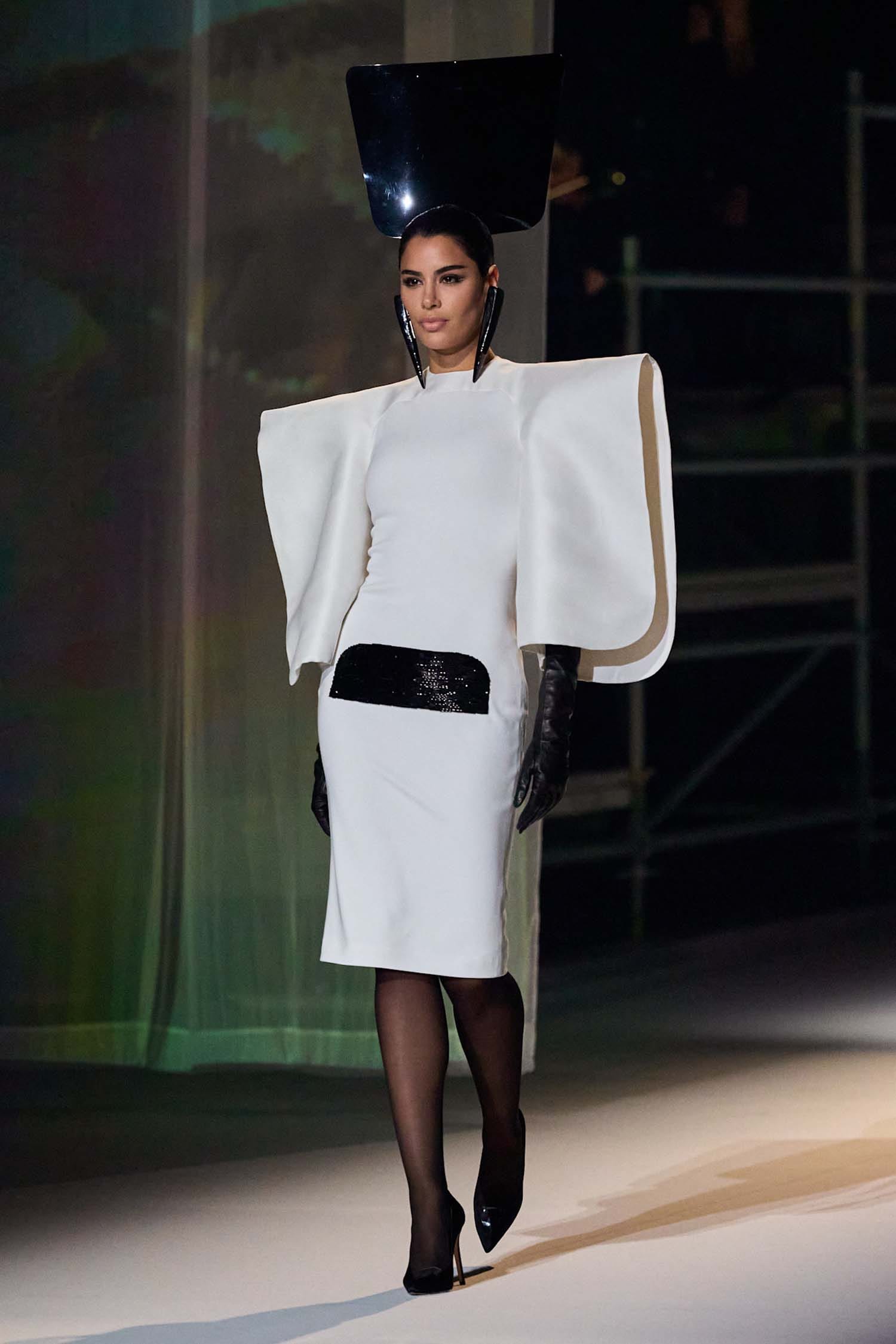 Stephane Rolland Is Choosing Architecture This Season