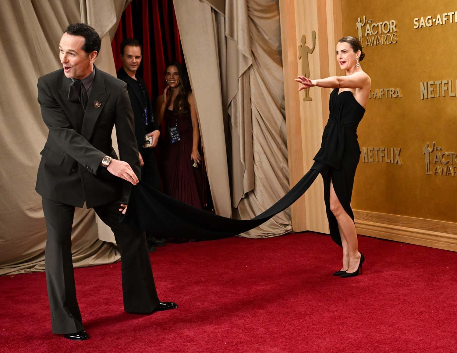 Keri Russell Scores the (First) Upset! And the Rest of the Folks in Black...