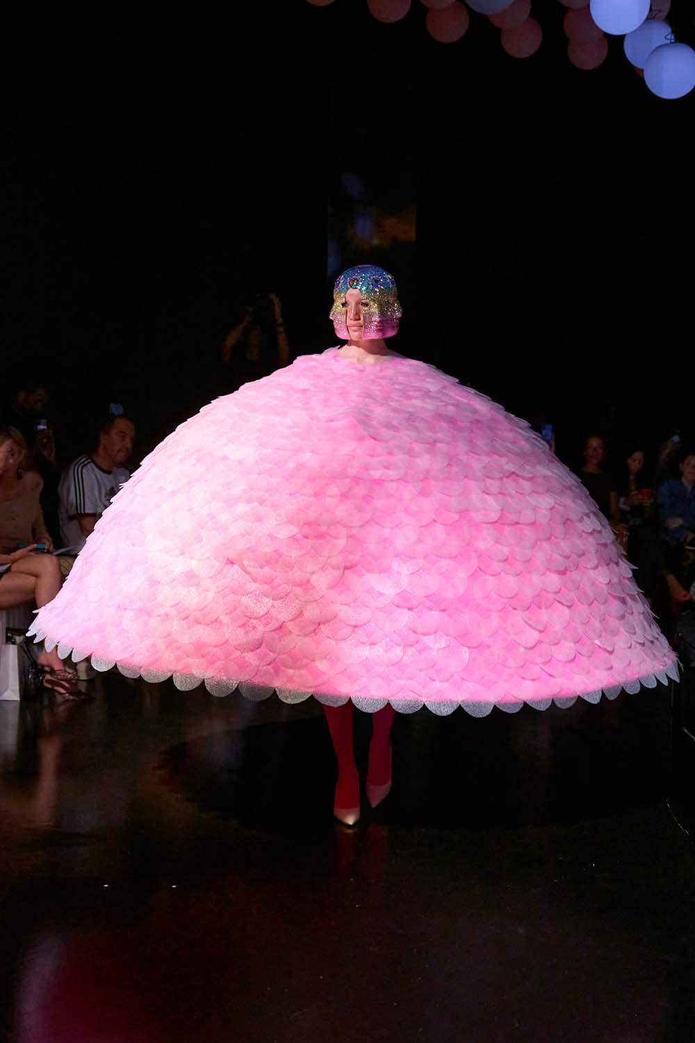 Enjoy the Bonkers Stylings of Bad Binch Tongtong