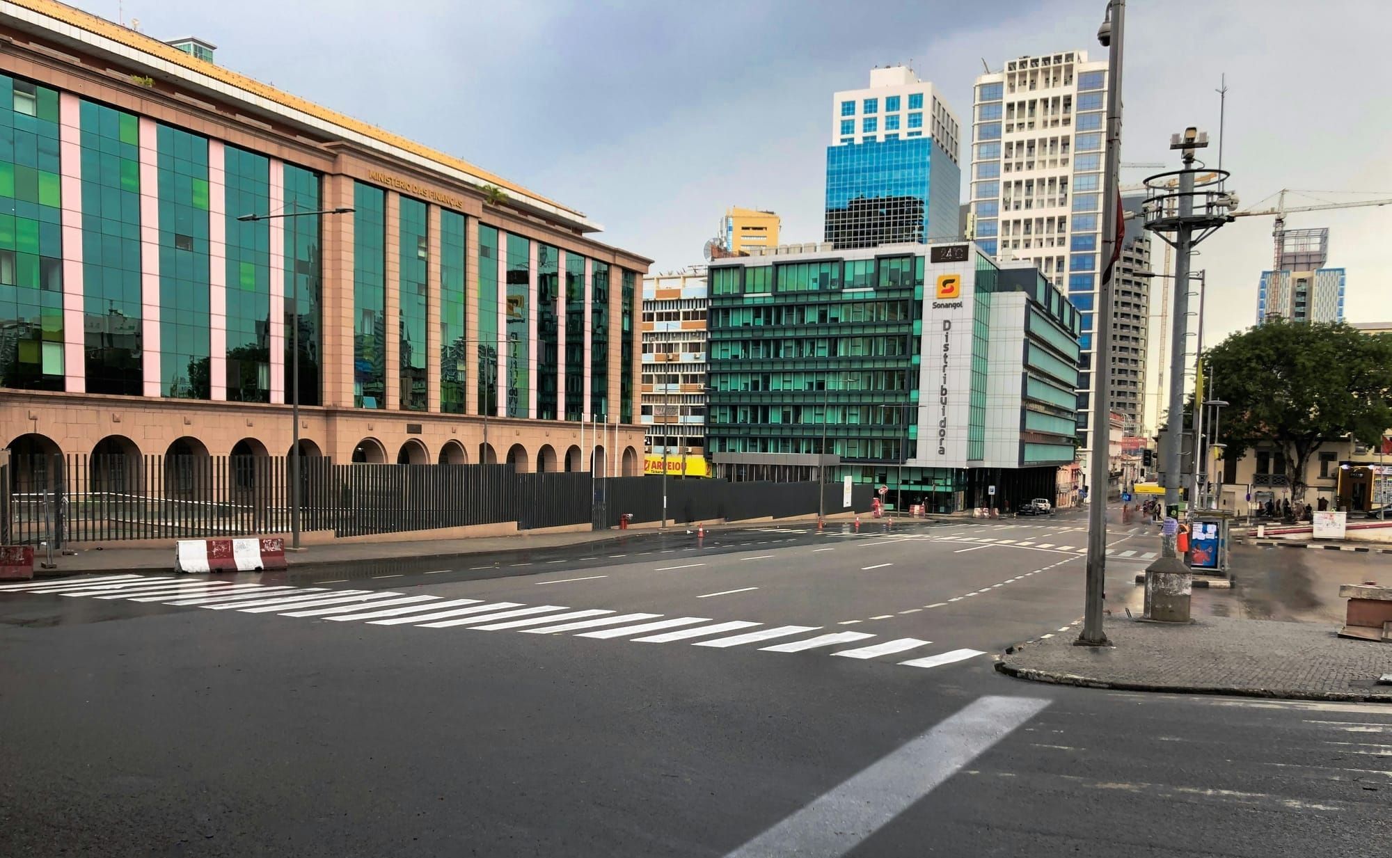 Angola Faces Mounting Debt Pressures Amid Oil Price Volatility and Tight Global Financing Post image