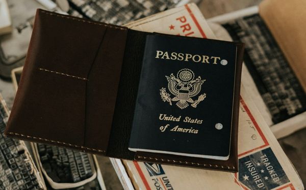 在美国，占用这些公共福利恐会影响绿卡申请！