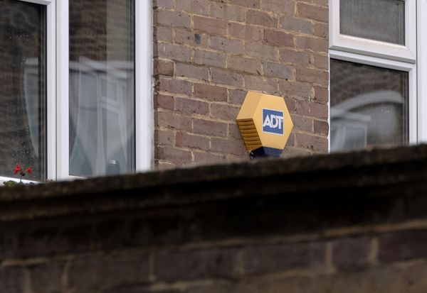 加州尔湾豪华社区频发入室盗窃案，居民安全感受冲击