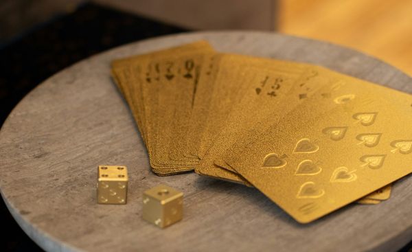 特朗普推出"金卡"移民计划 投资门槛提高至500万美元