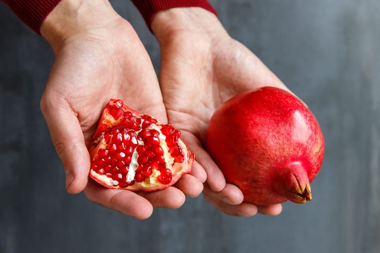 The "Crown Jewel" of Anti-Aging: Why You Need Pomegranate in Your Routine