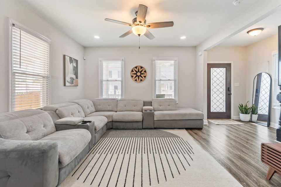 Everything You Need to Know About Real Estate Photography (Beginner-Friendly Breakdown)