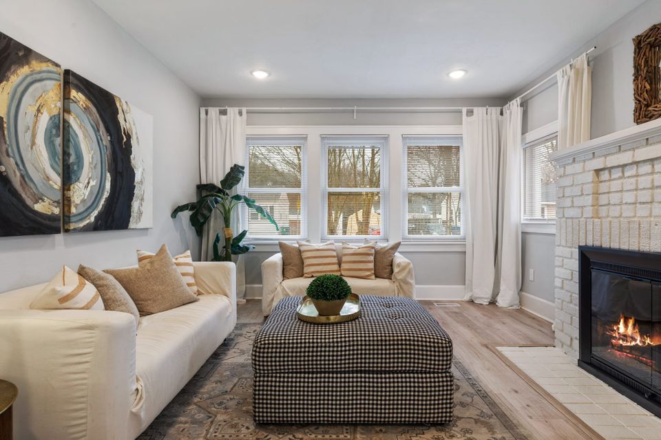 Turnaround Time: Weddings vs. Real Estate Photography