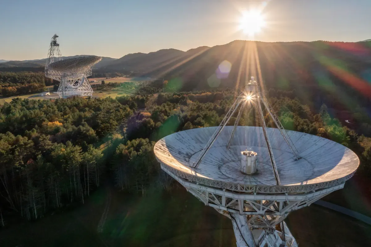 GREEN BANK – AHOL A TELEFONODNAK EL KELL HALLGATNIA