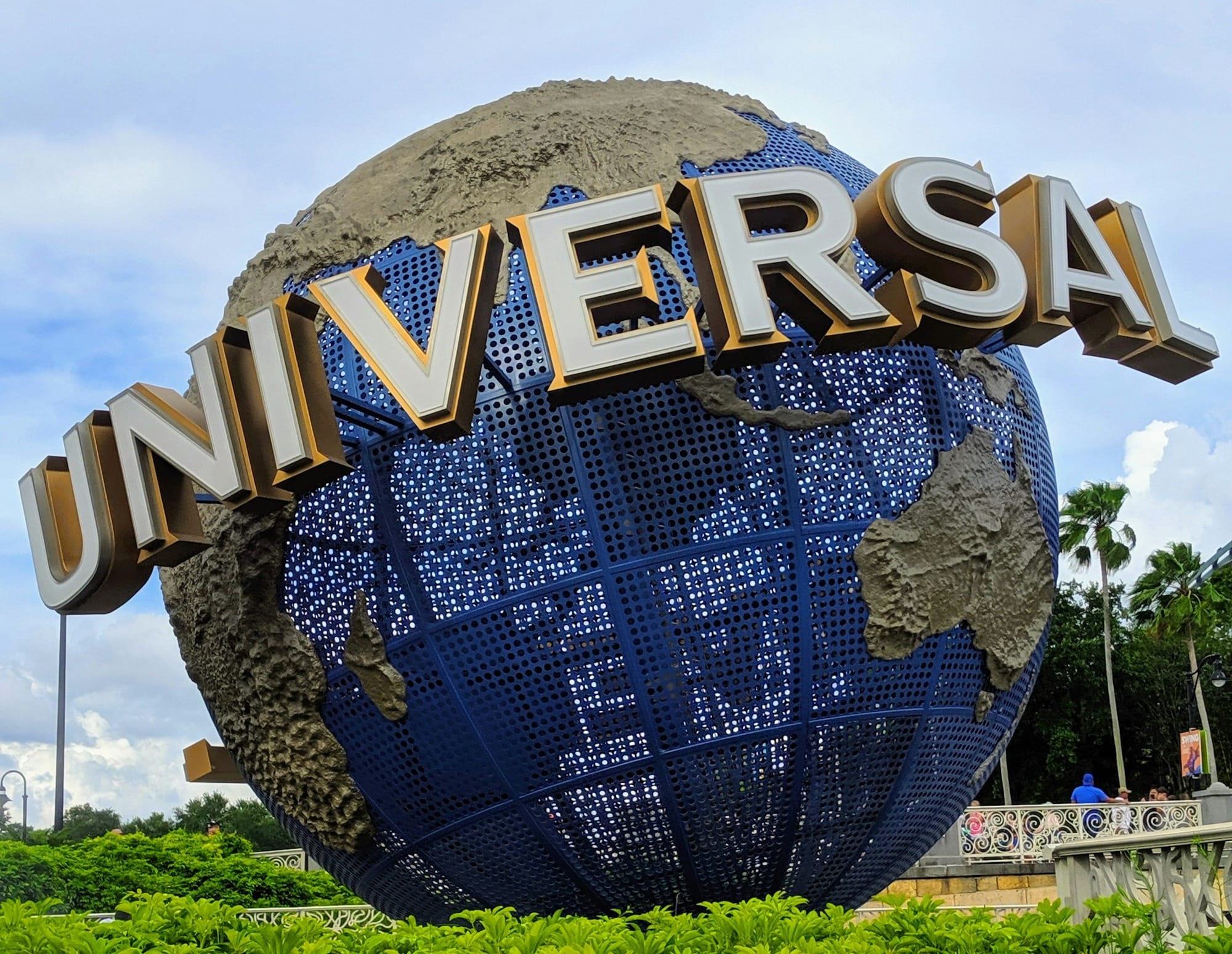 Universal's UK park gets government boost