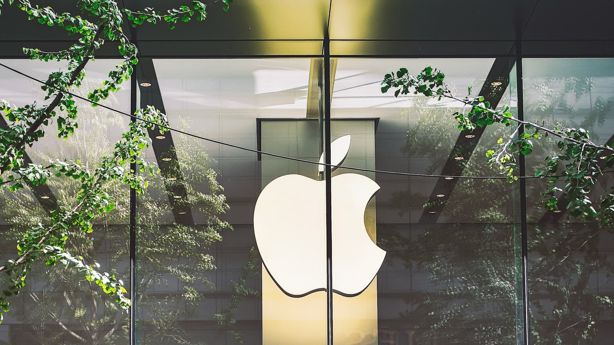 Apple: Cupertino convulsions continue with two new departures