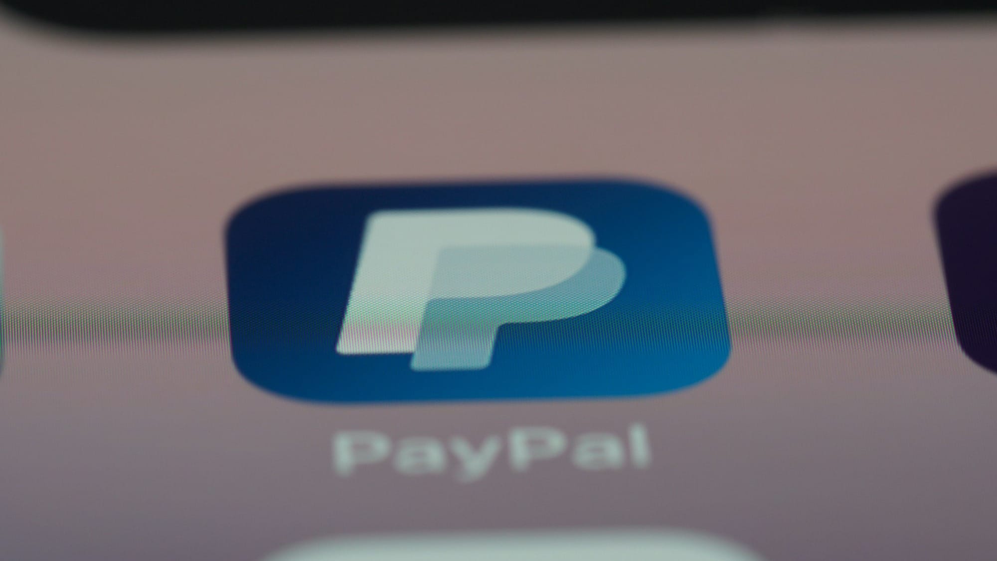 PayPal is setting up as a bank