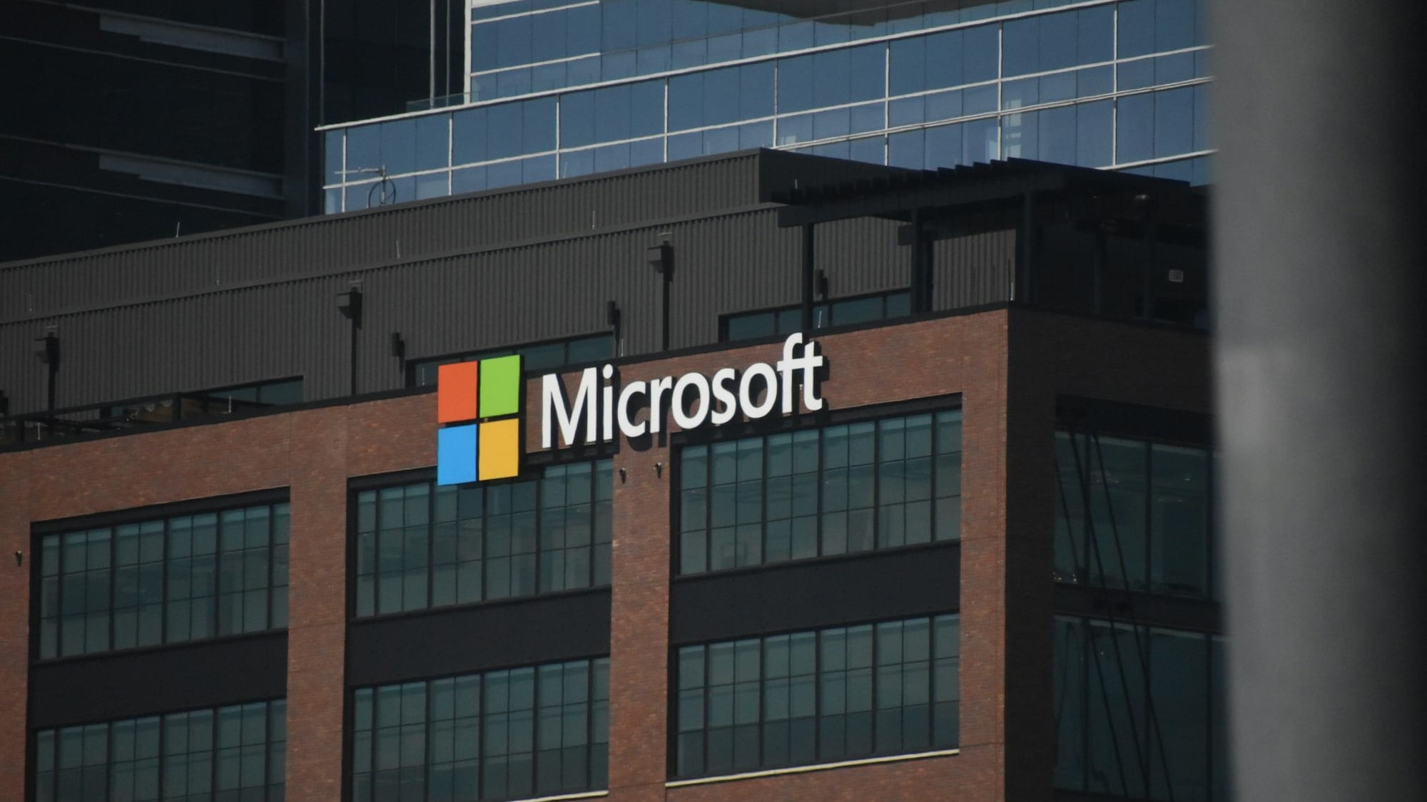 Microsoft Research Asia unveils Agent Lightning to add reinforcement learning to AI agents without code changes